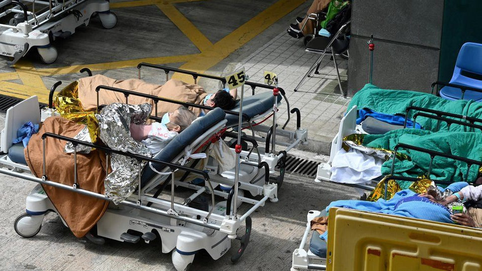 Hong Kong'daki Hastaneler, Vakalardaki Ani Artış Nedeniyle Doldu Taştı!