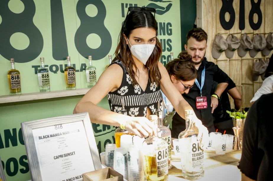 Kendall Jenner'ın Tekila Markası, Davada Tekila 512'yi Açıkça Kopyalamakla Suçlandı!
