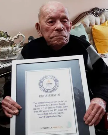 Dünyanın En Yaşlı Adamı 112 Yaşında Öldü!