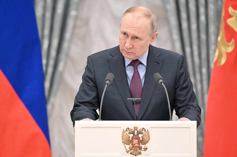 Kiev Çatışmaya Hazırlanıyor, Batı, Putin'in Doğu Ukrayna'ya Asker Göndermesinin Ardından Rusya'ya Yaptırım Uyguluyor!
