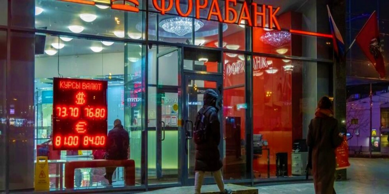 Rus Sberbank Hissesi Bir Gecede %70 Değer Kaybetti
