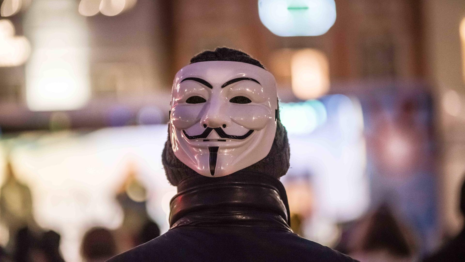 Hacker Ağı Anonymous Rus Askerlerine Bitcoin Verdi!