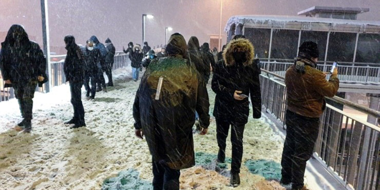 İstanbul’da Marmaray Ve Metro Seferleri Uzatıldı