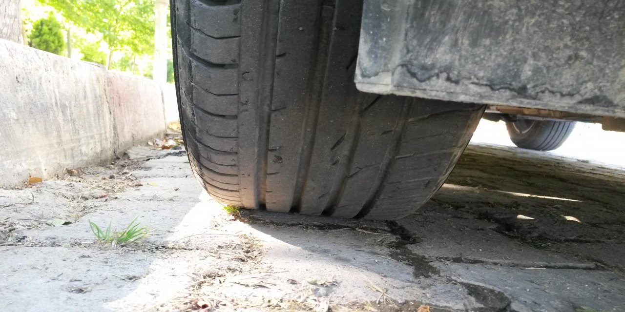 Araba Lastikleri Neden Ses Yapar?