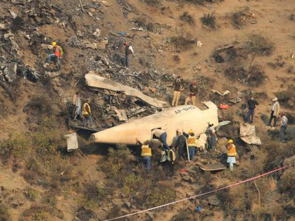 Peru'da Nazca Çölü'nde Turistlerin Bulunduğu Küçük Bir Uçağın Düşmesi Sonucu 7 Kişi Hayatını Kaybetti!